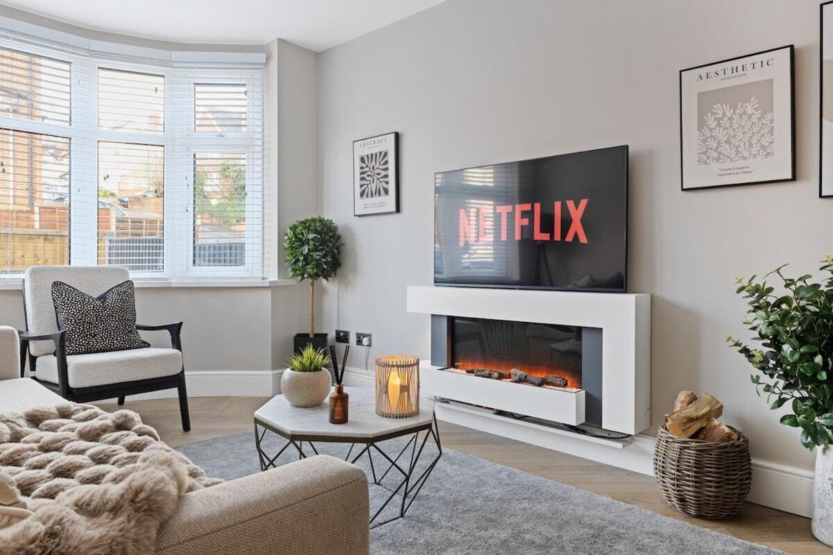 Windsor House By Andrew Hart Property Stourbridge Room photo